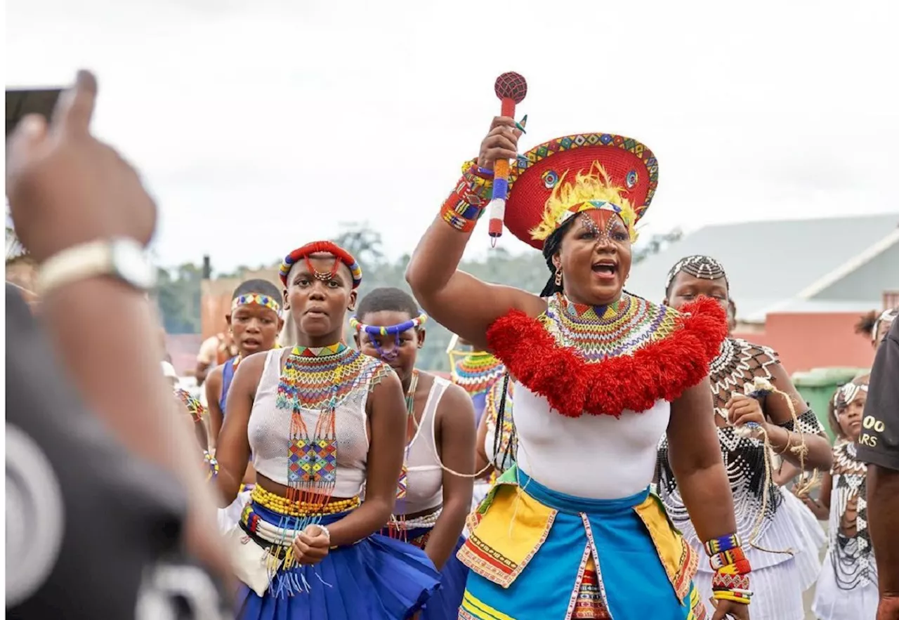 A Zulu dance: MaMkhize welcomes her Makoti in style [video]