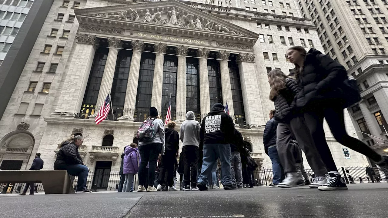 Stock market today: S&P 500 sets a record after Wall Streets breaks out of its lull