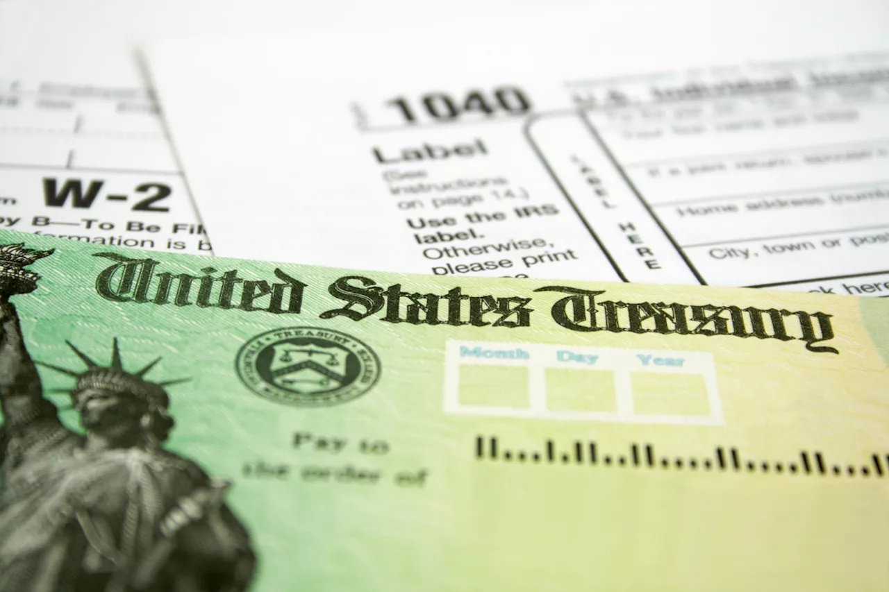 IRS Issues Final Reminder for Nearly 1 Million Tax Refunds: 'Time Is Running Out'