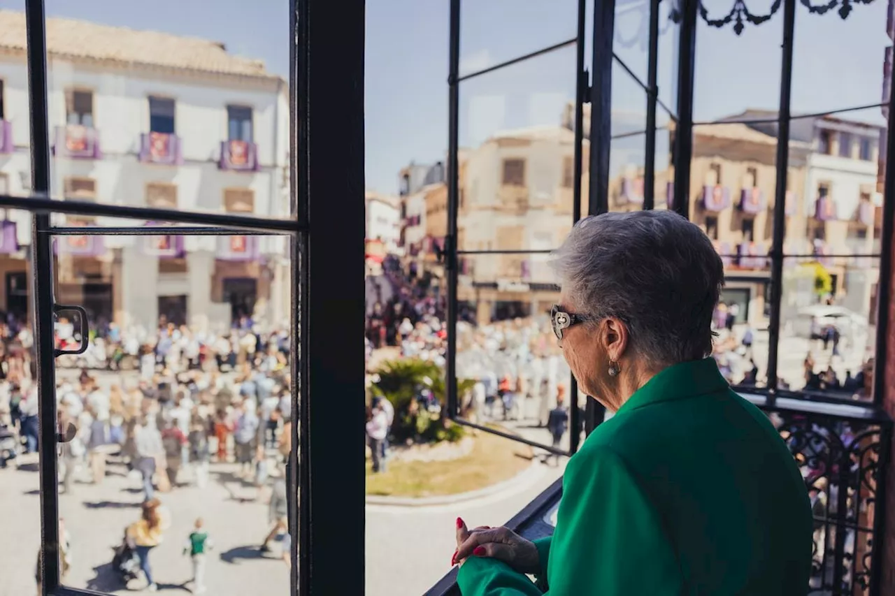 ¿Alquilar un balcón para ver las procesiones en Semana Santa? Sí, pero cuidado con Hacienda y los vecinos