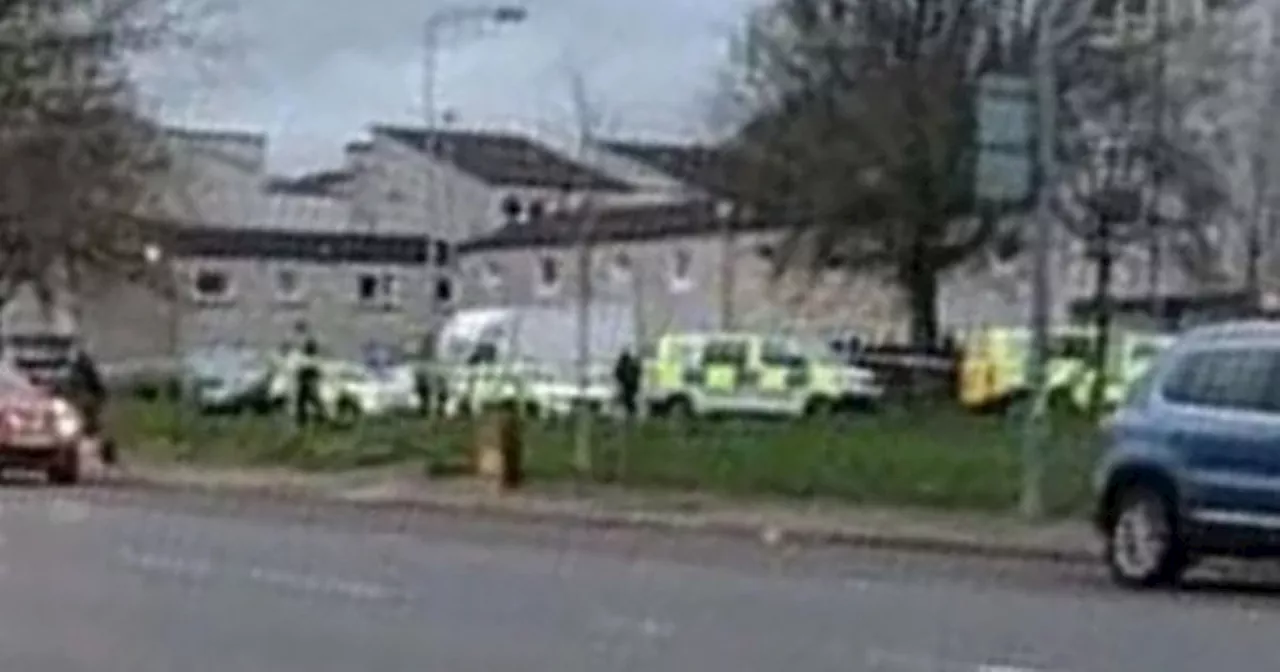 Police swarm Glasgow street following incident as locals warned to 'avoid area'