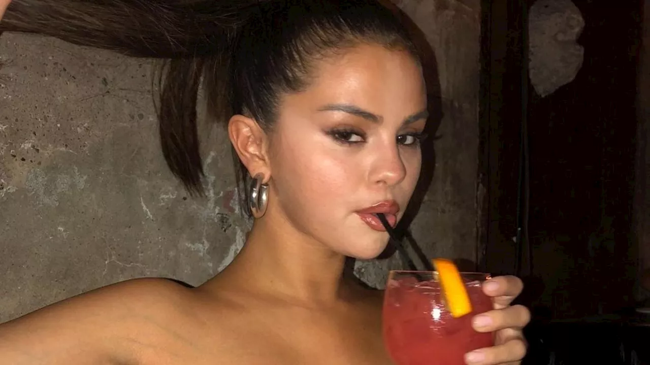 Selena Gomez postet für wenige Sekunden dieses tiefe Dekolleté