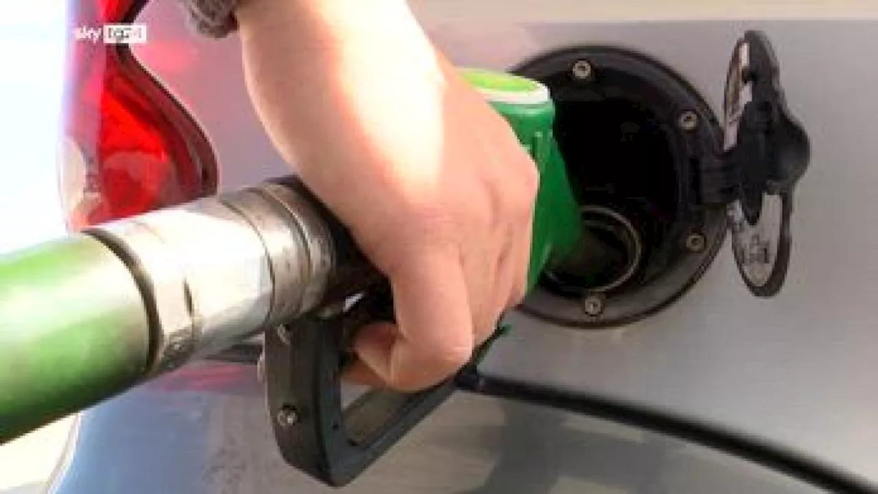 Prezzi benzina e diesel in Italia, rincari in vista per la settimana di Pasqua