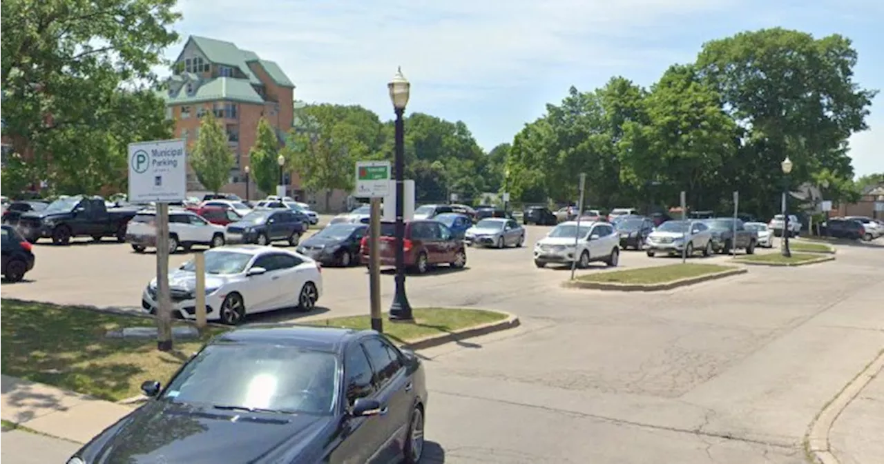 Stoney Creek parking lots earmarked for affordable housing staying put after council vote