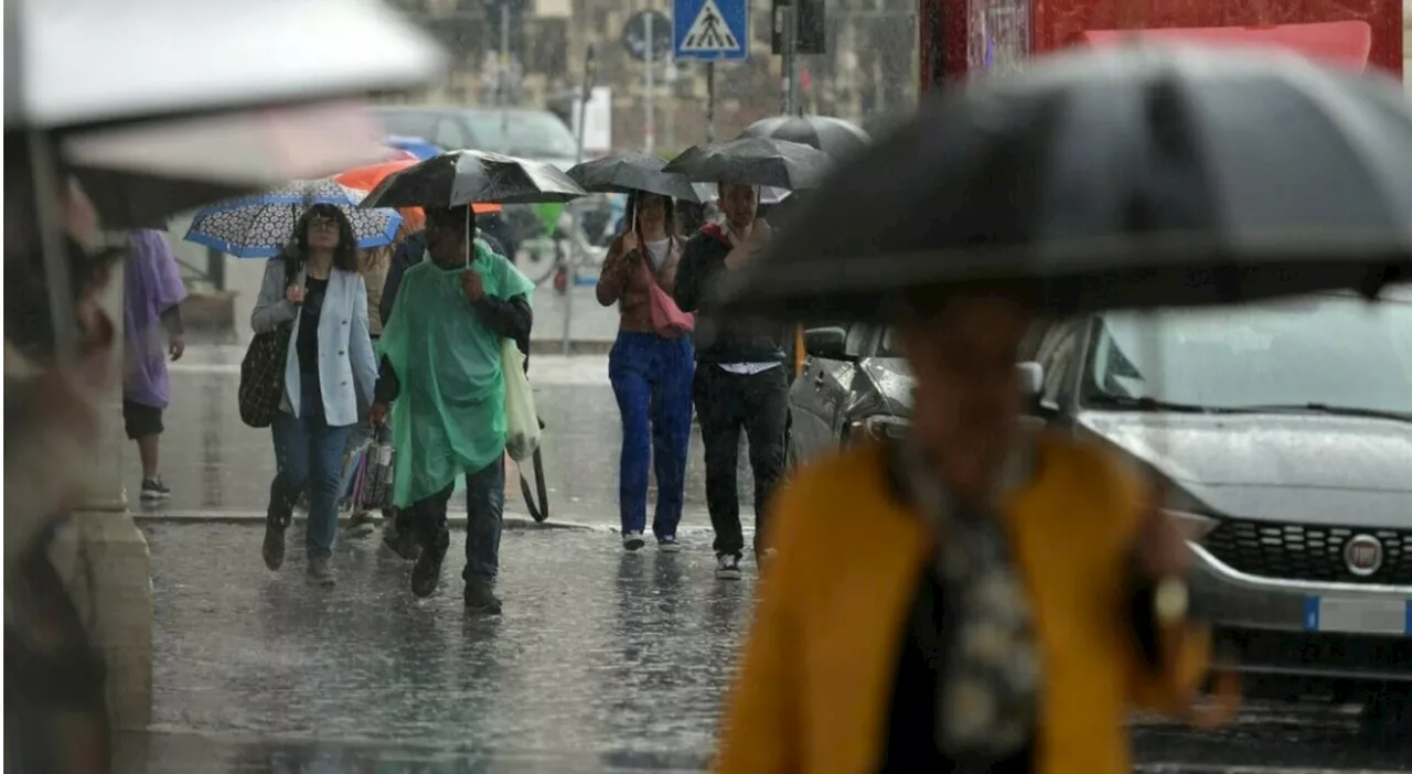 Bomba d'acqua a Roma, il temporale si abbatte sulla Capitale: quanto durerà?