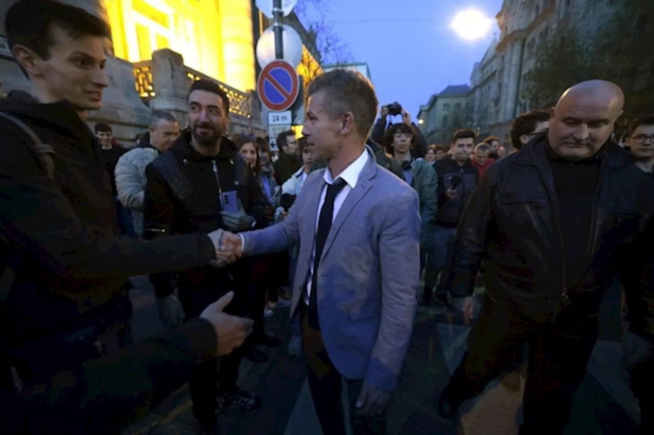 Migliaia di persone manifestano a Budapest contro il governo di Viktor Orbán