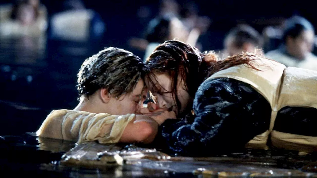 'Titanic', la zattera che salvò Rose venduta all'asta per una cifra record