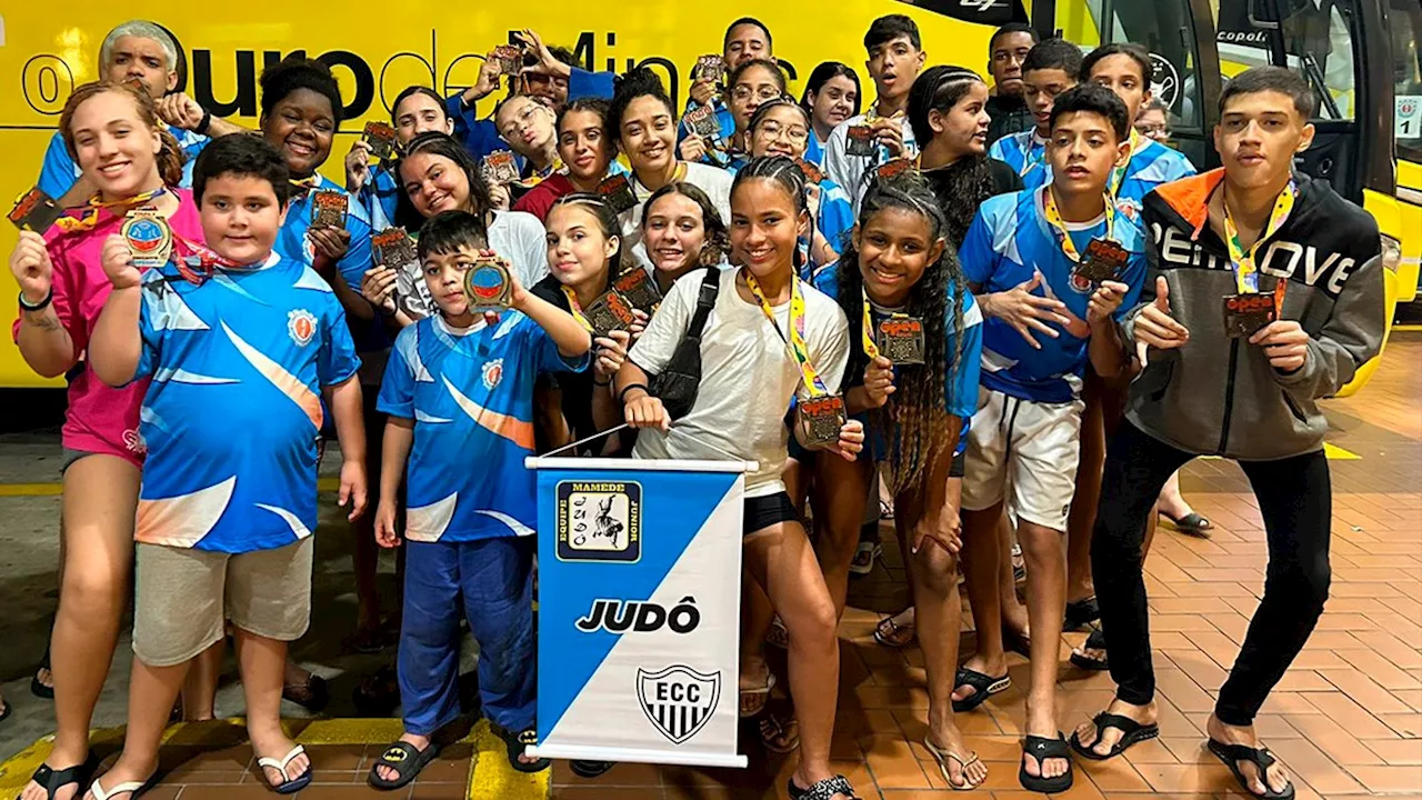 Judocas alunos de escola pública do Rio fazem campanha para disputar competição na Argentina