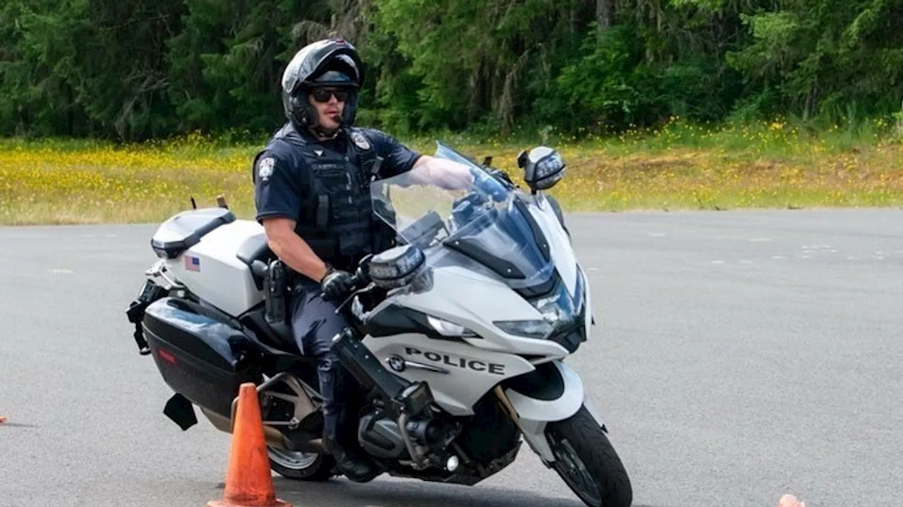 Bellevue extends medical benefits for motorcycle officer who fell onto I-5