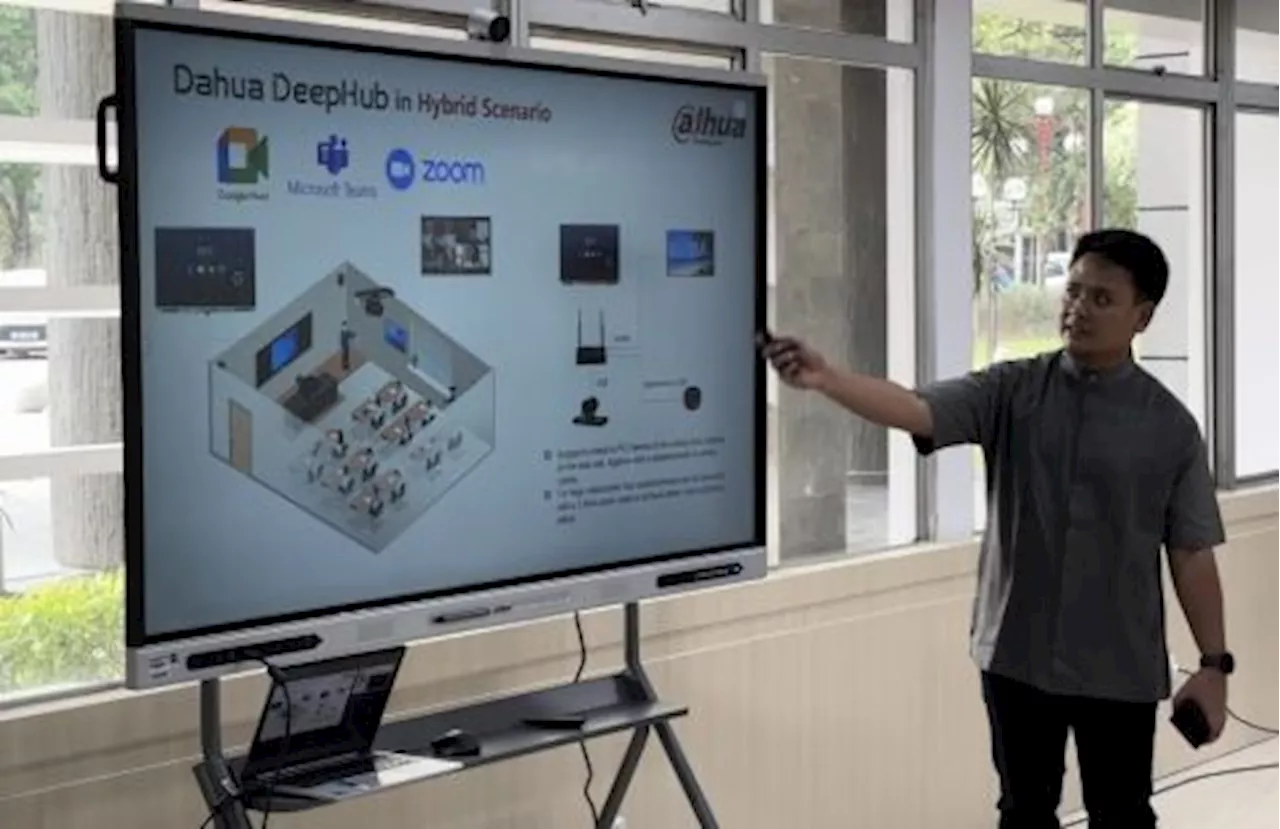 FEB UGM Terima Bantuan Smart Interactive Board dari Dahua Vision Technology