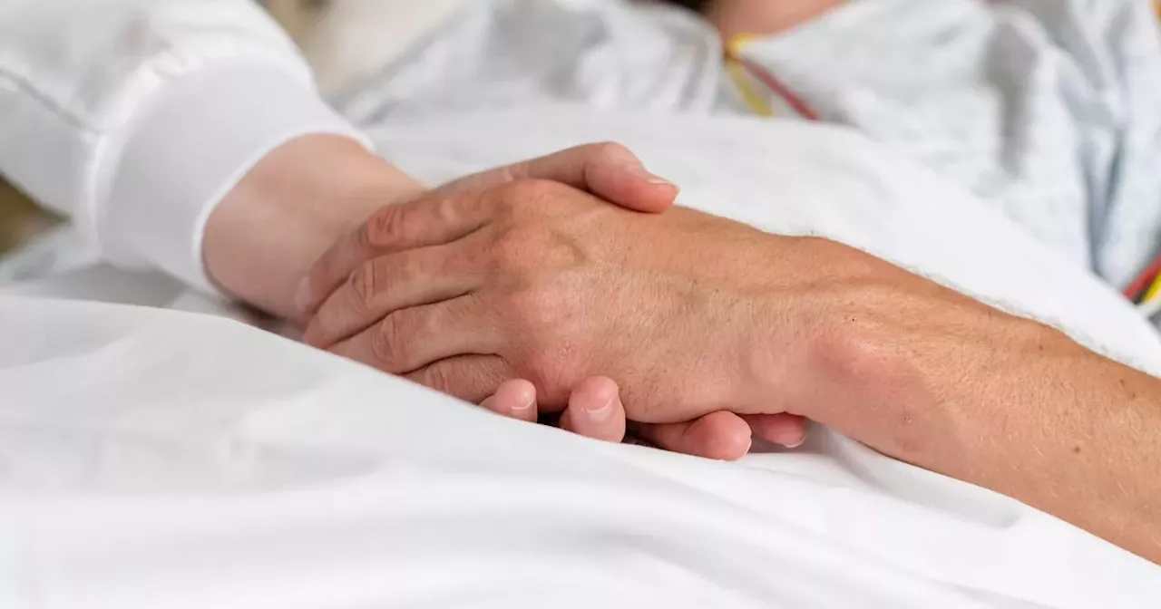 Hospice nurse says there's one thing 'almost everyone' sees just before they die