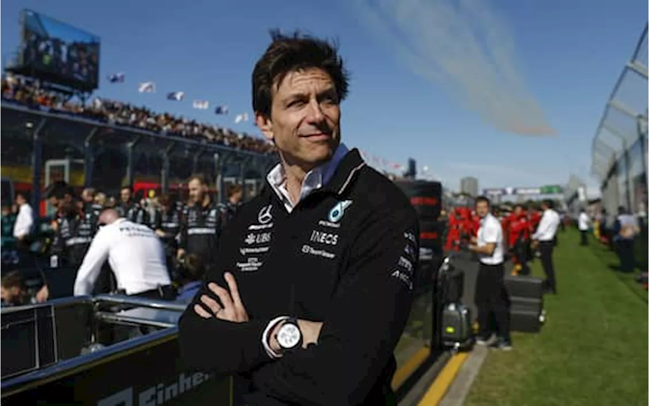 F1, Toto Wolff: 'Verstappen in Mercedes? Prima o poi succederà'