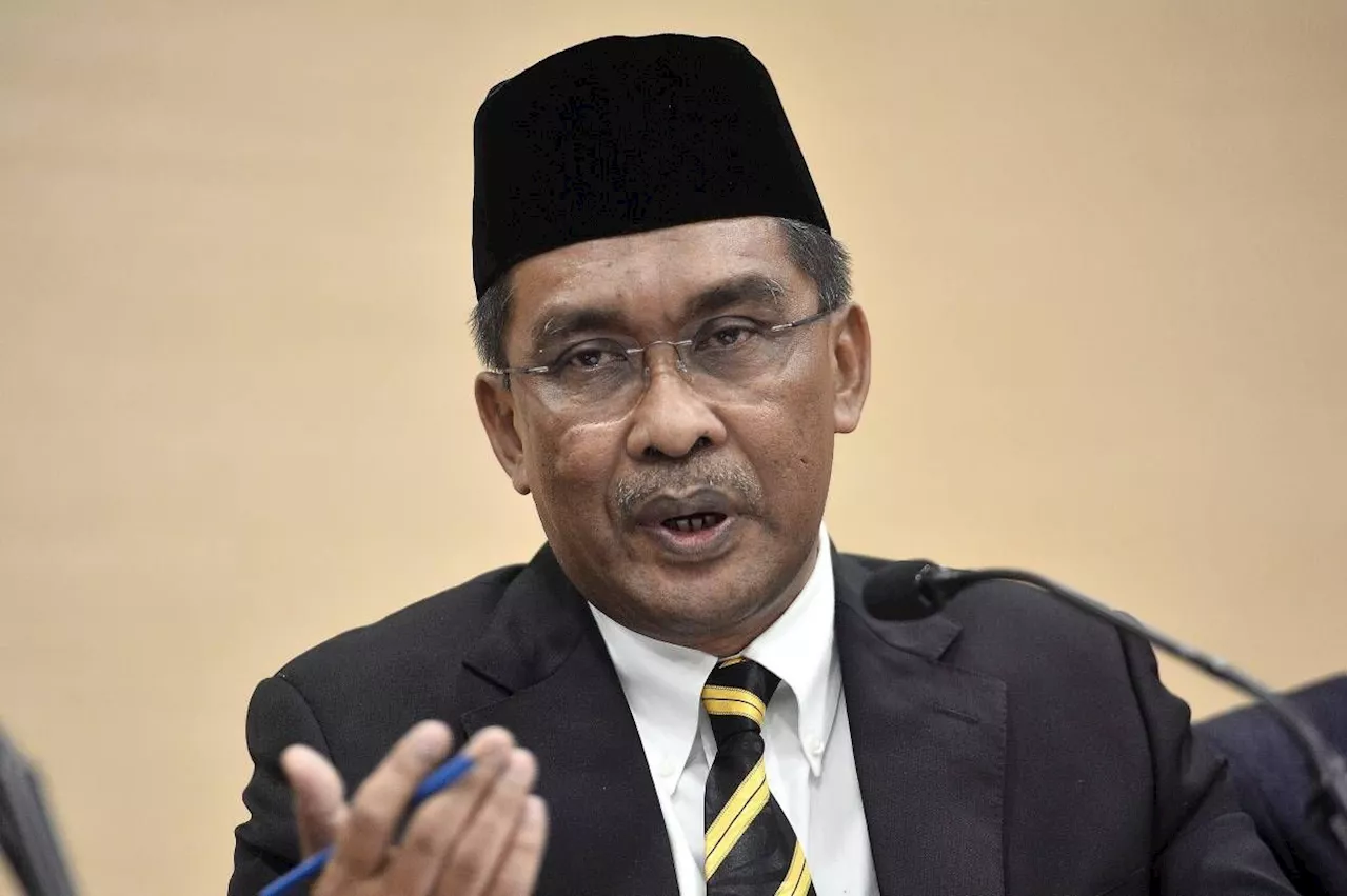 Previous Parliament sessions sat till 3am, says Takiyuddin