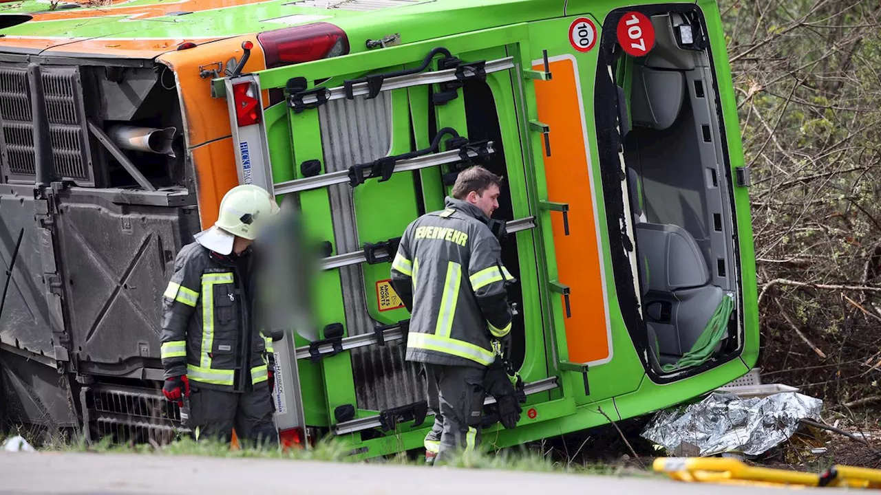 Flixbus: Mindestens fünf Tote nach Unfall auf der A9 bei Leipzig