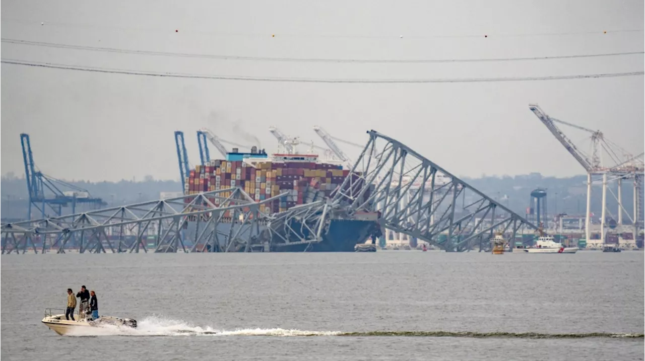 Detik-detik Kapal Raksasa Berbendera Singapura Tabrak Jembatan di Baltimore