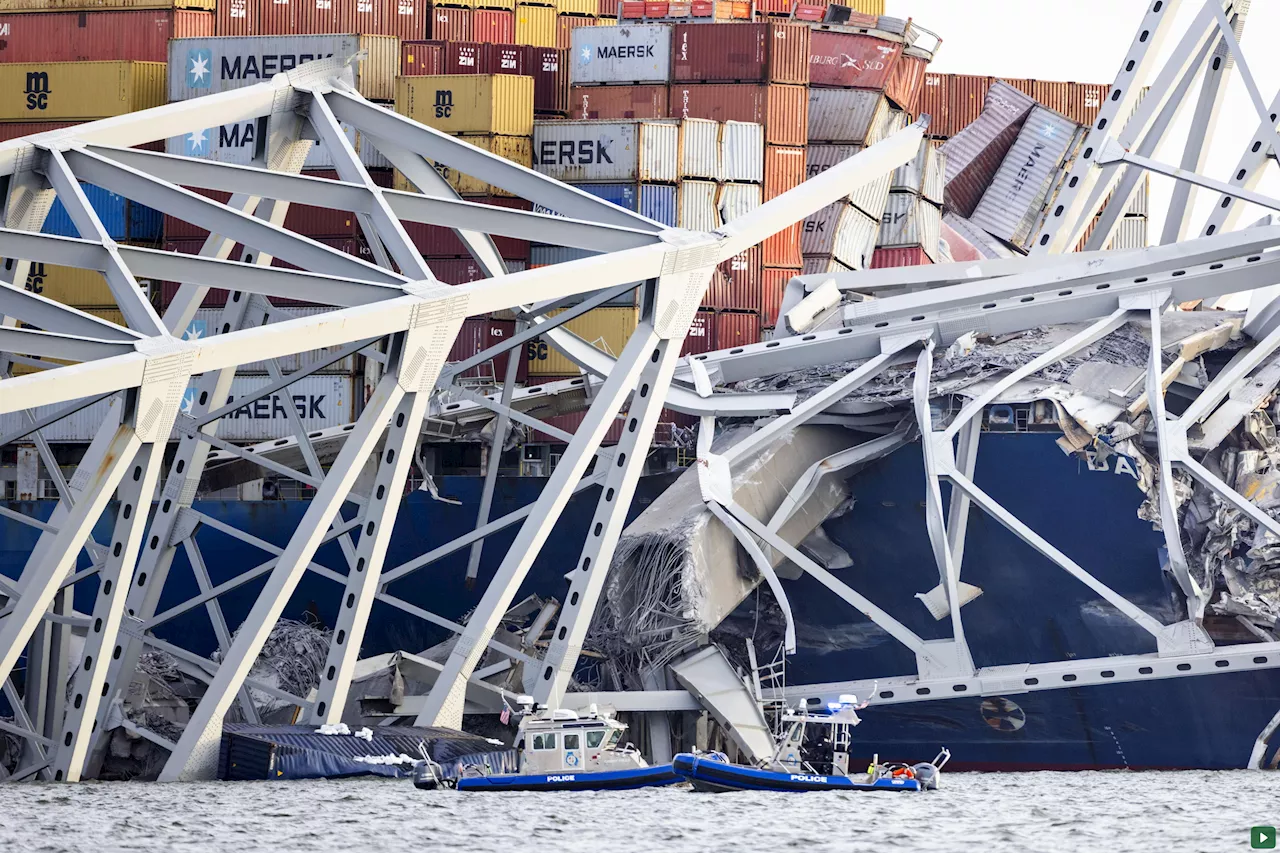 Baltimora, nave cargo urta il ponte Key Bridge che crolla