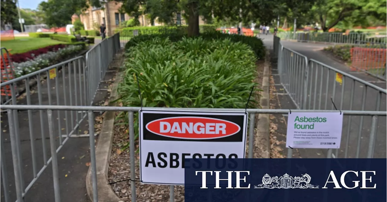 Families warned of possible asbestos find on Melbourne school oval