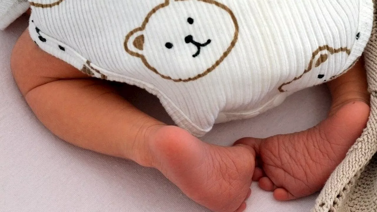 Neonato portato in ospedale per un raffreddore muore pochi giorni dopo: indagati due medici