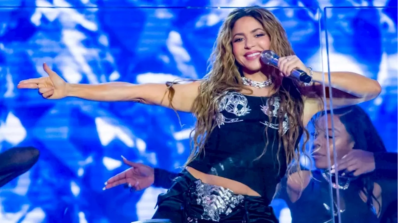 Shakira dio un show sorpresa (y gratis) en Times Square para presentar su disco: “Esto es increíble”