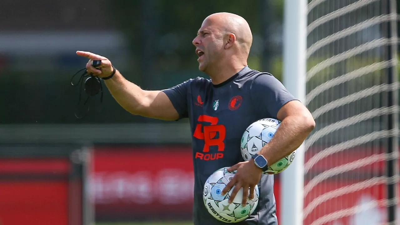 Arne Slot ziet belangrijke kracht terugkeren op trainingsveld Feyenoord