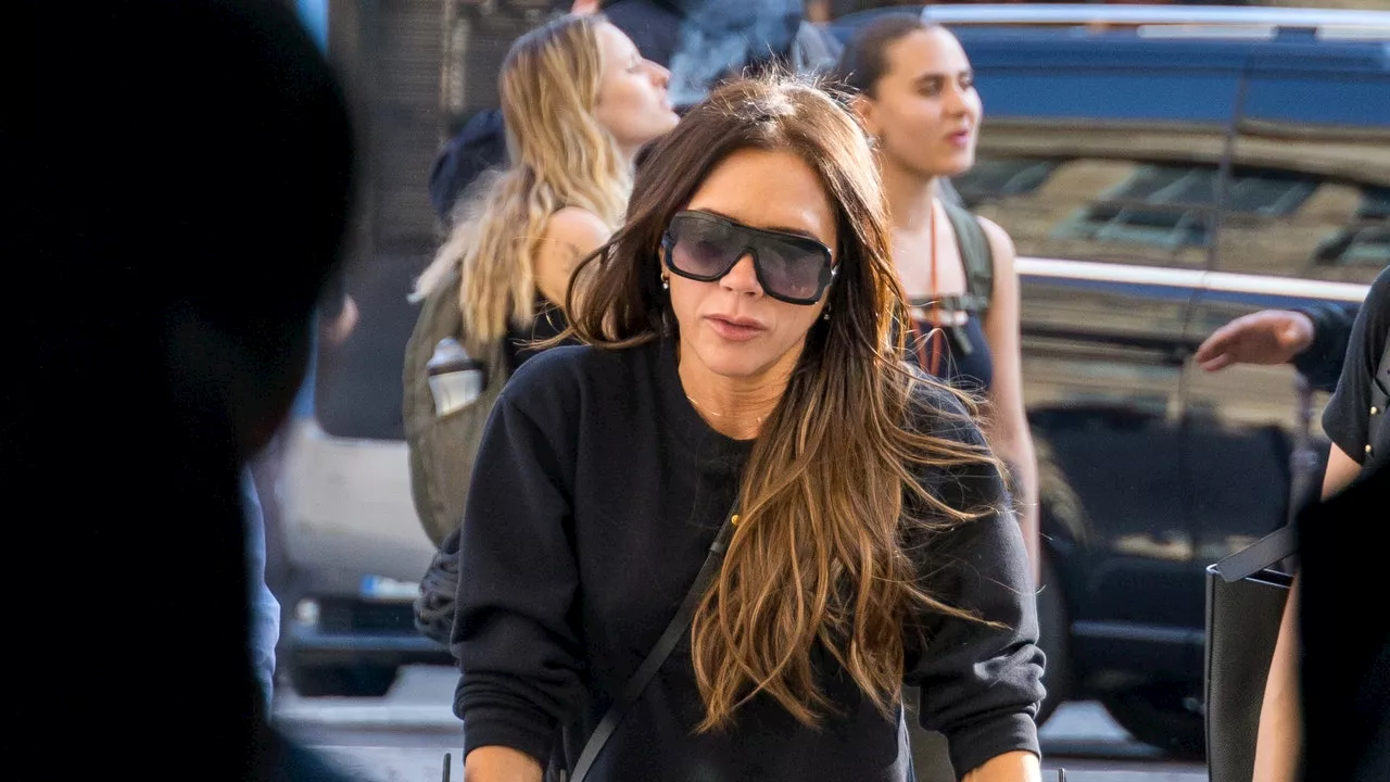 Victoria Beckham trägt jetzt (untypischerweise) Sneaker – und zwar dieses Modell von Nike