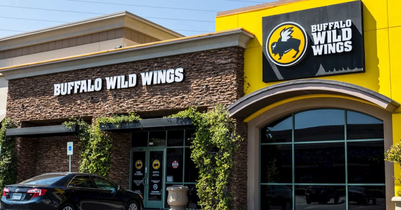 Get BOGO wings at Buffalo Wild Wings to celebrate MLB’s Opening Day