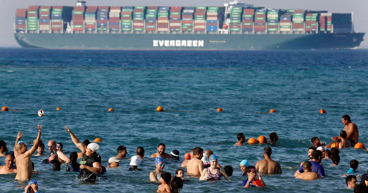 The global risks caused by bigger and bigger container ships