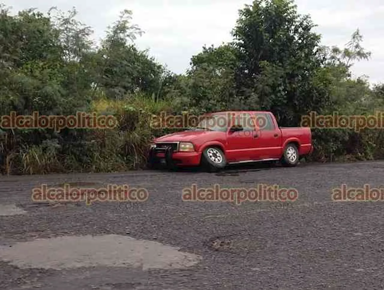 Turistas sufren un calvario por carreteras destrozadas en la zona norte