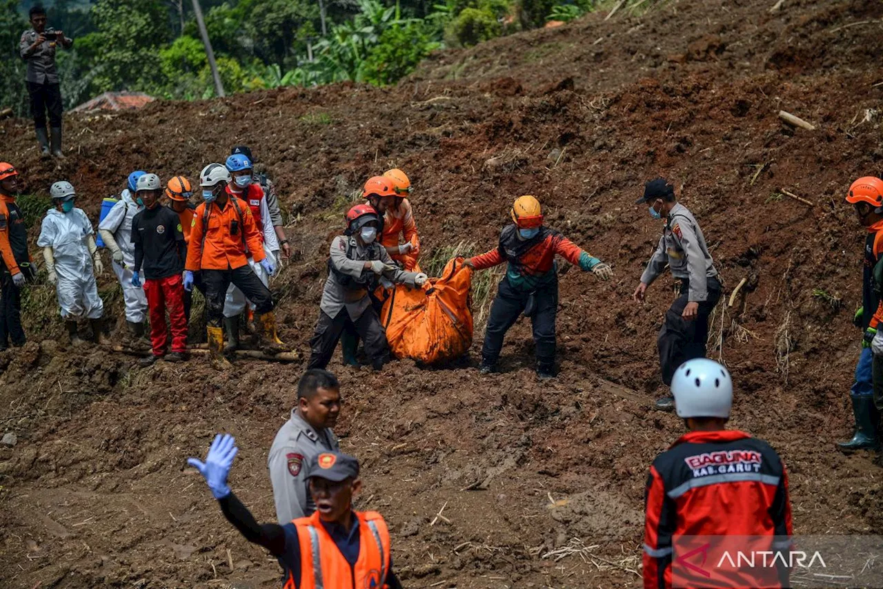 Tujuh dari 10 jenazah korban longsor di Cipongkor telah ditemukan