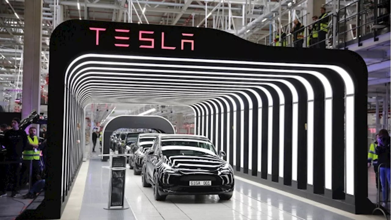 Tesla’s $25,000 Car Means Tossing Out the 100-Year-Old Assembly Line