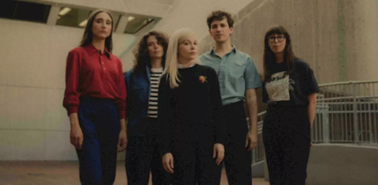 Alvvays Taps Into '90s Indie Rock on Latest Effort