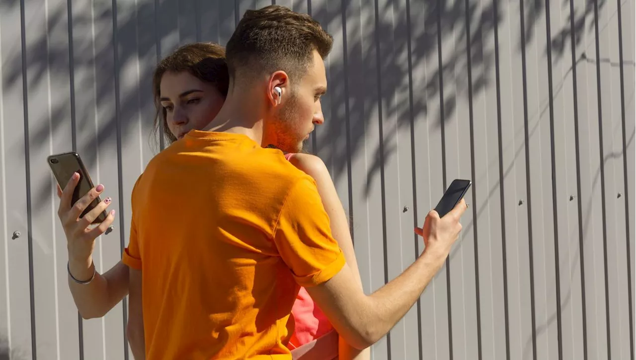 Couple, famille : comment le smartphone nous perturbe, et comment y remédier ?