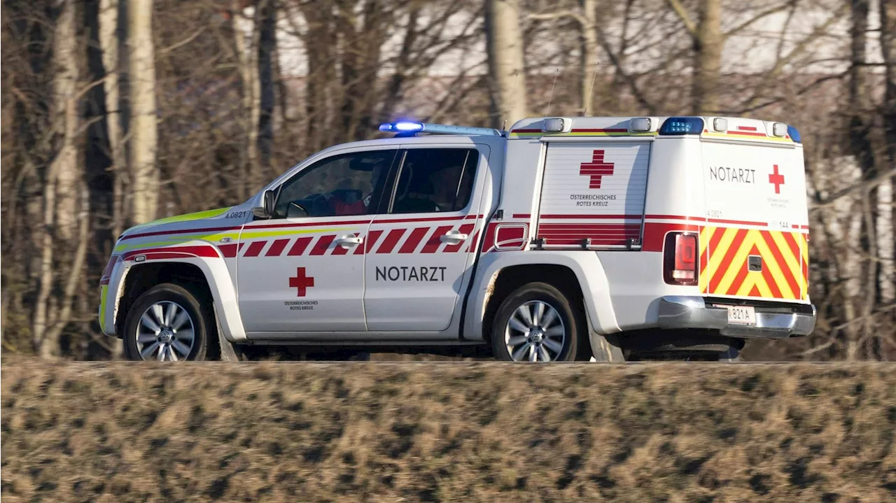 Radfahrer bricht auf offener Straße leblos zusammen