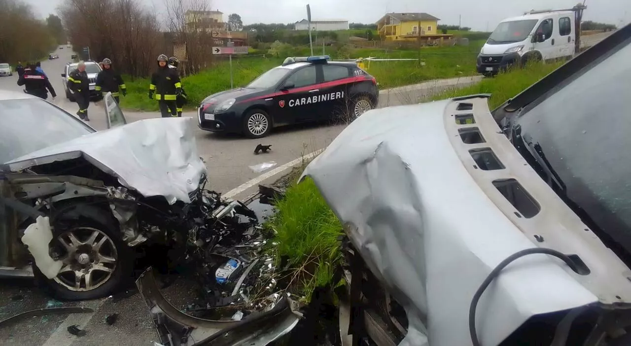 Roma, incidente fra 3 auto sulla Pontina Vecchia: morta una bambina di sette anni, grave il fratellino