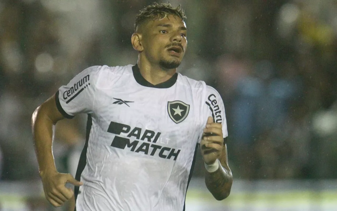 Tiquinho volta a marcar dois gols em um mesmo jogo pelo Botafogo após sete meses