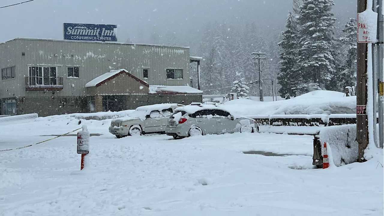 Late-season snowfall delights travelers and extends ski season in the Cascades