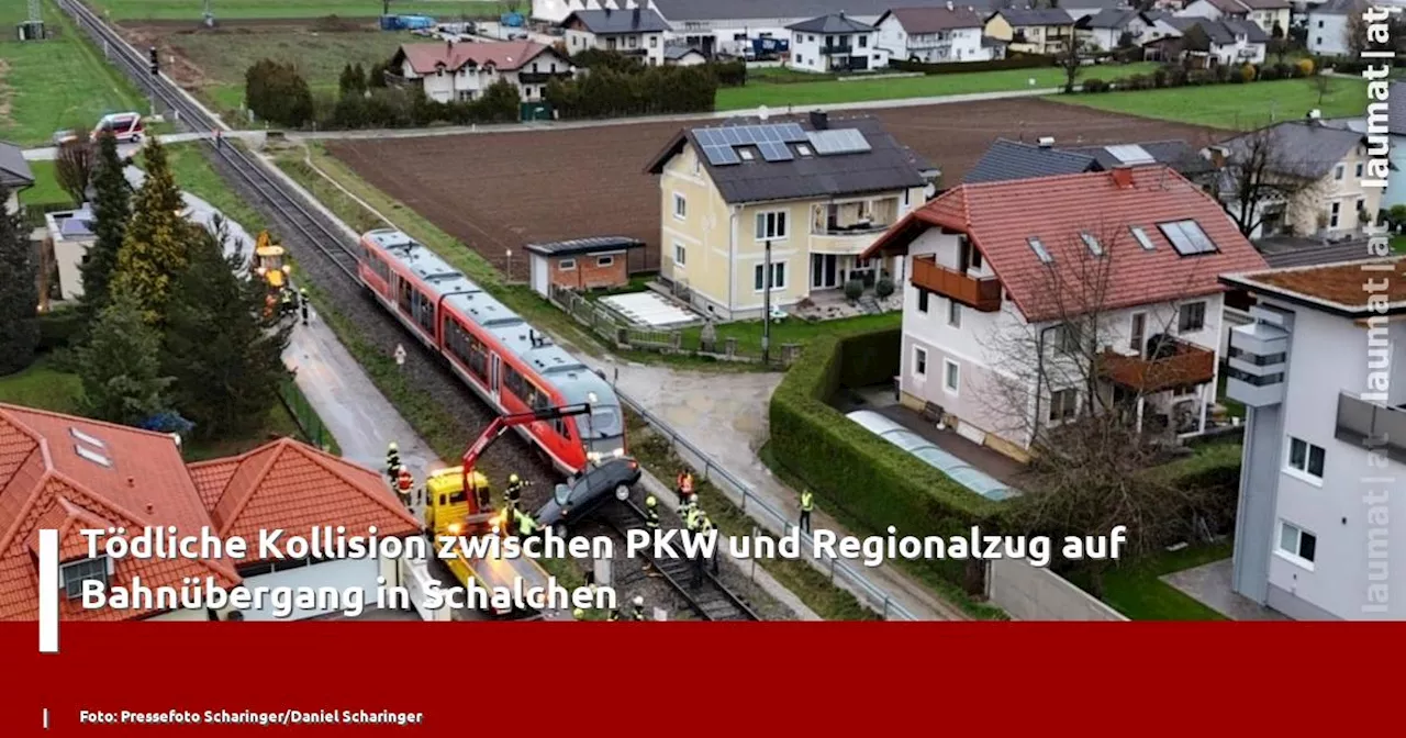 Tödliche Kollision zwischen PKW und Regionalzug auf Bahnübergang in Schalchen