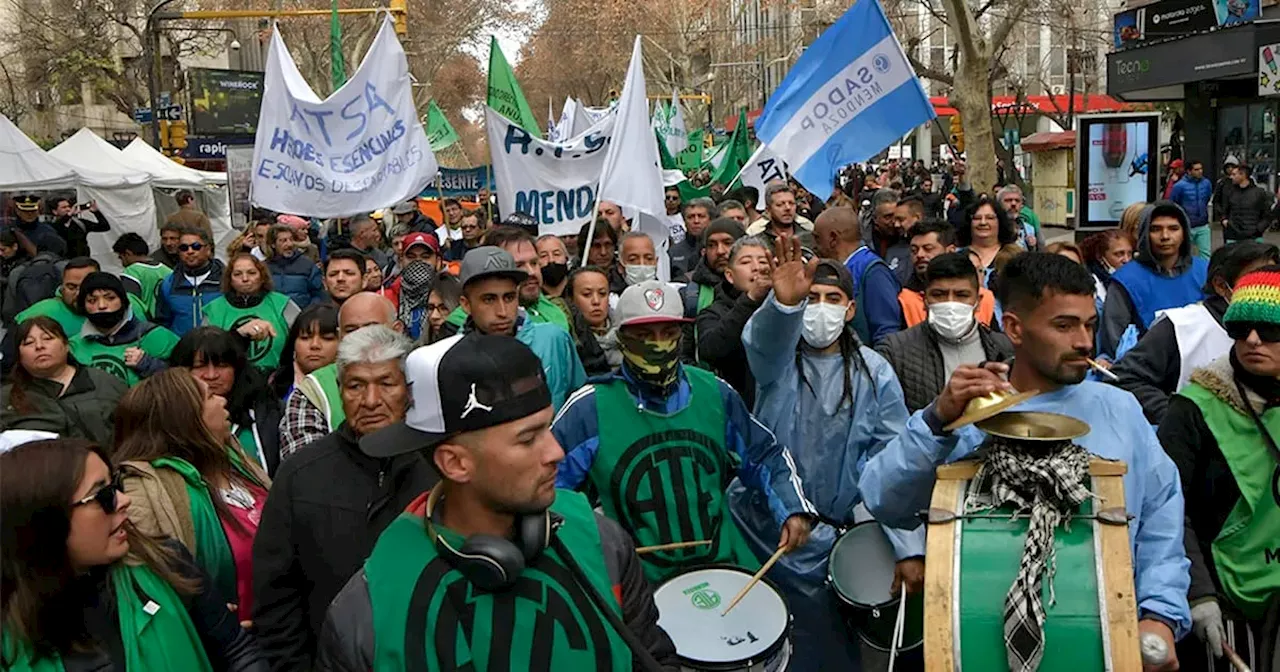 ATE confirmó 10 mil despidos y declaró un paro nacional para el miércoles 3 de abril