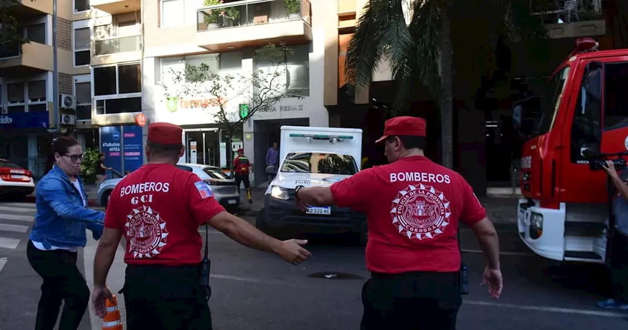 Córdoba: se incendió un edificio, un estudiante no pudo escapar, se arrojó al vacío y murió