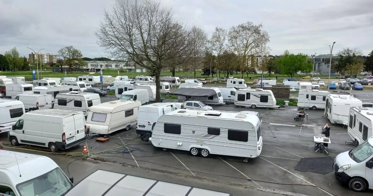 «Ils font ce qu’ils veulent» : à l'université Bordeaux Montaigne, l’installation polémique de caravanes de gens du voyage