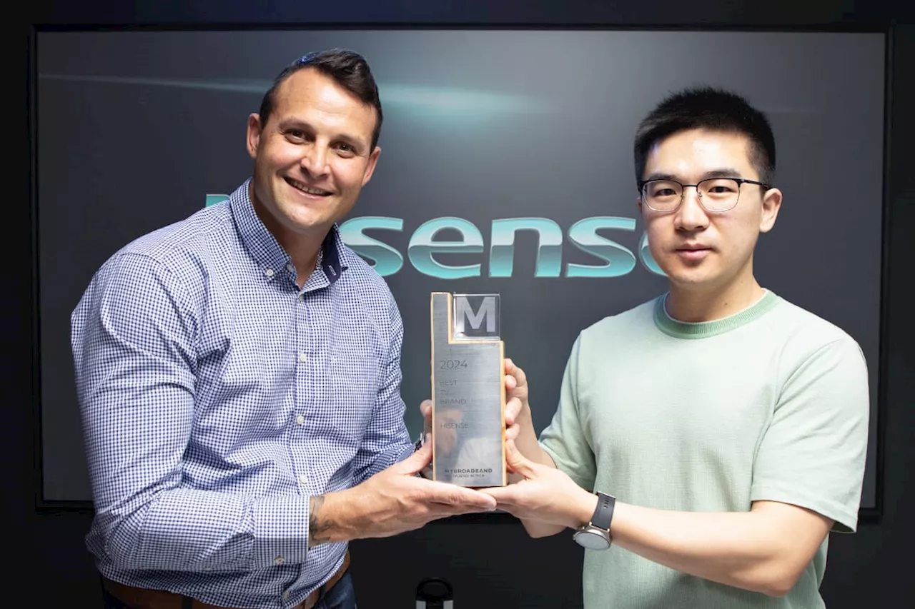 Hisense accepts 2024 MyBroadband Award for Best TV Brand — Trophy handover