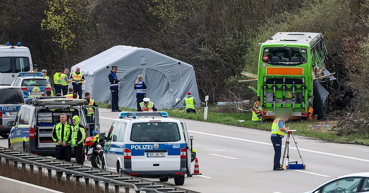 Tödlicher Busunfall bei Leipzig: Ermittlungen gegen Fahrer