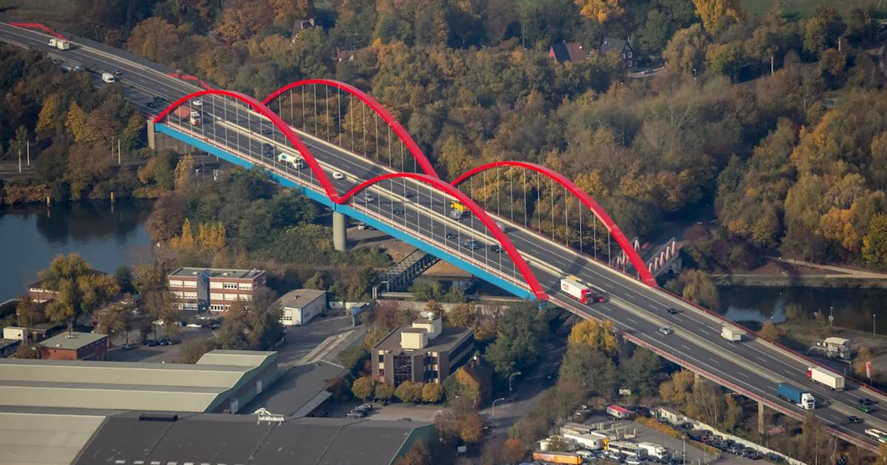 A42 bei Bottrop: Der Verkehr über Brücke rollt wieder