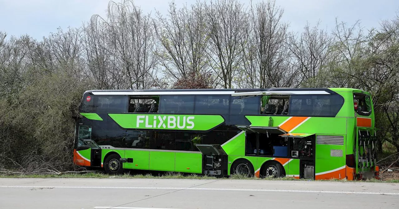 Flixbus-Unfall auf der A9: Staatsanwaltschaft ermittelt gegen Fahrer​, Opfer identifiziert