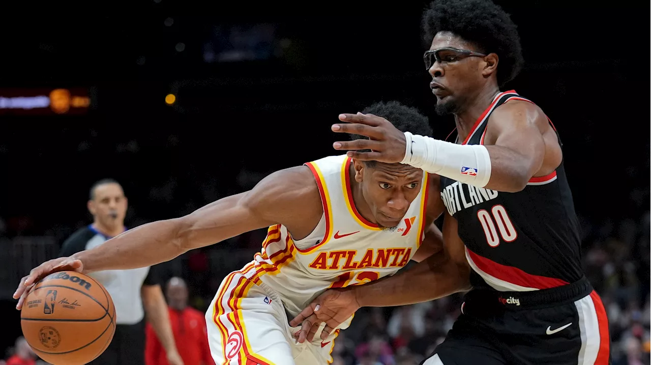 Murray, Hawks hand Trail Blazers eighth straight loss