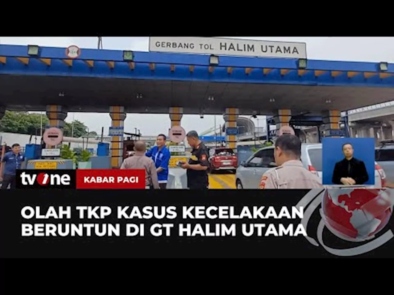 Polisi Lakukan Olah TKP Pasca Kecelakaan Beruntun di GT Halim Utama