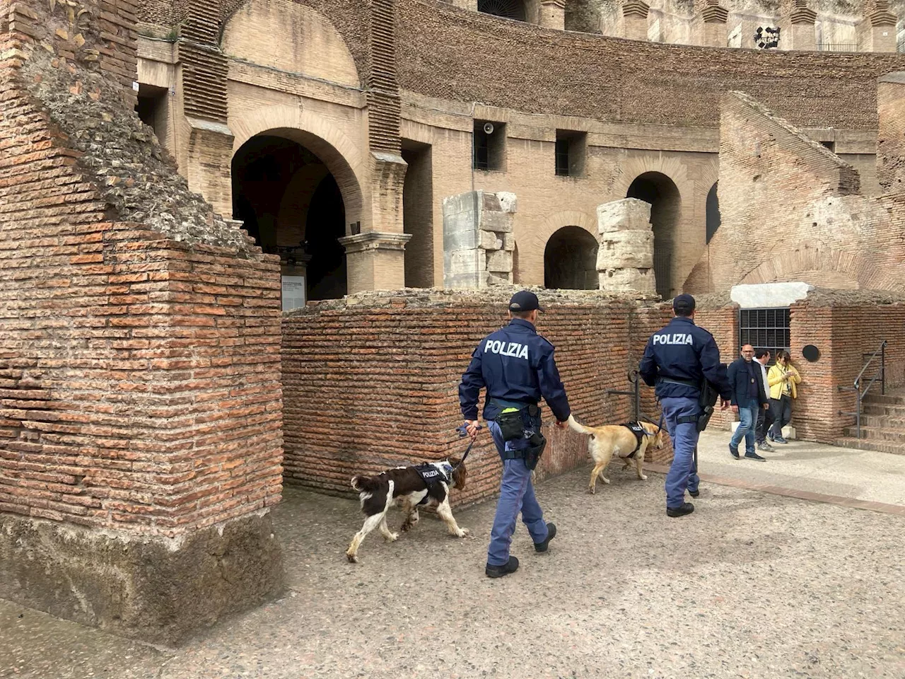 Via Crucis, altissime misure di sicurezza: al Colosseo unità cinofile, artificieri e tiratori scelti