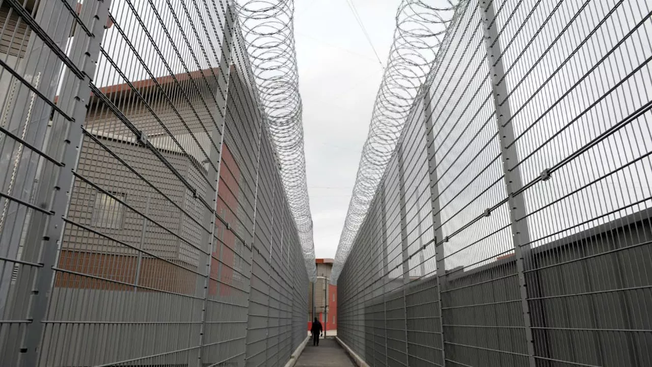 Prisons: nouveau record atteint avec 76.766 détenus en France au 1er mars