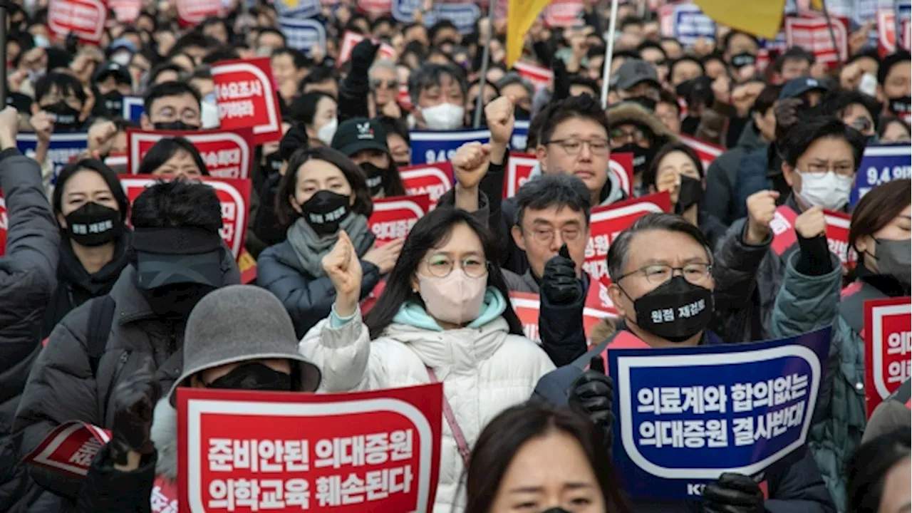 South Korean PM Meets Nation’s Top Hospital Heads Over Doctors’ Walkout