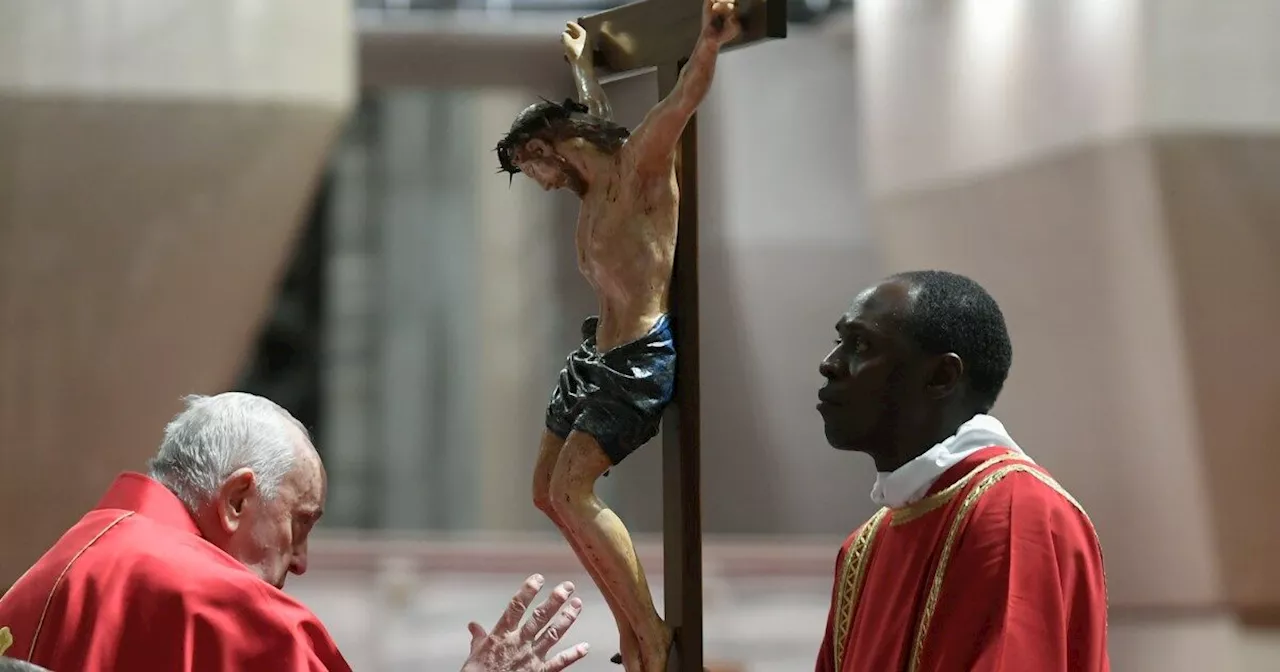 Papa Francesco, niente Via Crucis del Venerdì Santo: l’annuncio all’ultimo momento